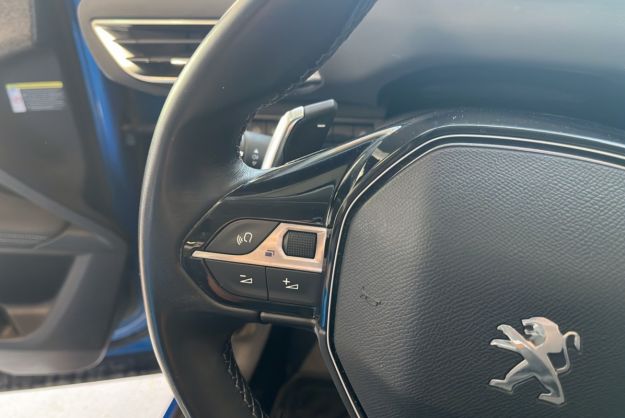 PEUGEOT 3008 1.2 130 EAT8 ALLURE PACK
