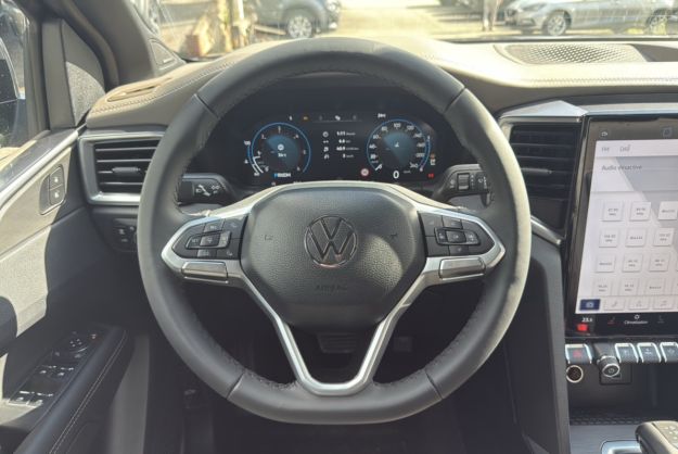 VOLKSWAGEN AMAROK V6 240 BVA AVENTURA