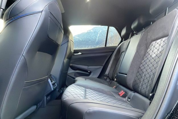 VOLKSWAGEN GOLF E-TSI 150 DSG R-LINE T.O