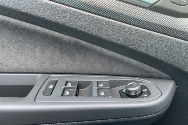 VOLKSWAGEN GOLF E-TSI 150 DSG R-LINE T.O