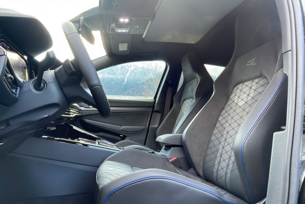 VOLKSWAGEN GOLF E-TSI 150 DSG R-LINE T.O