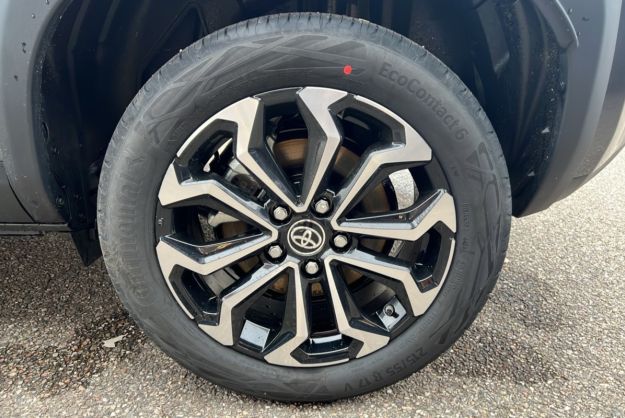 TOYOTA YARIS CROSS HYBRIDE 130 2WD DESIGN