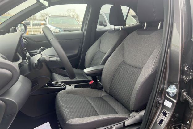 TOYOTA YARIS CROSS HYBRIDE 130 2WD DESIGN