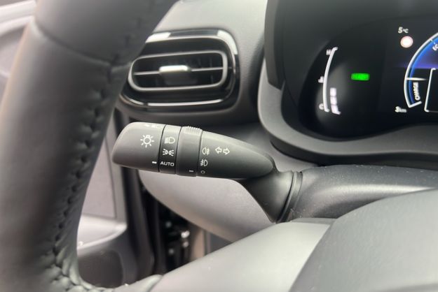 TOYOTA YARIS CROSS HYBRIDE 130 2WD DESIGN