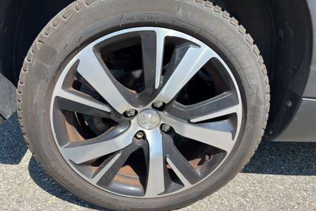 PEUGEOT 2008 1.6 BLUEHDI 120  ALLURE GPS