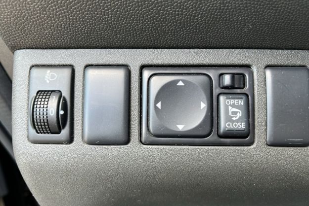 NISSAN NAVARA 2.5 DCI 190