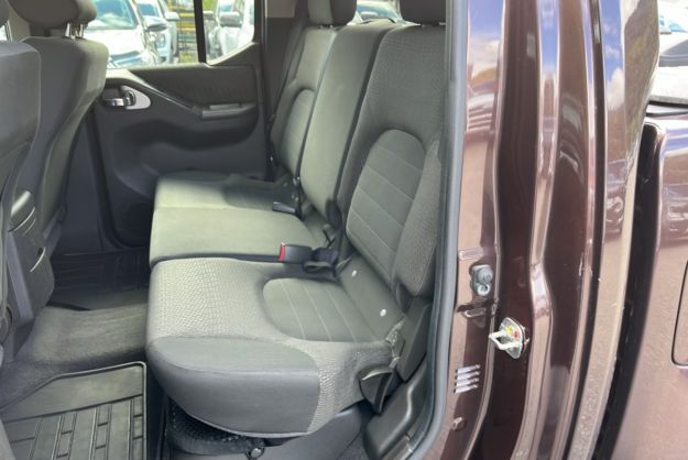 NISSAN NAVARA 2.5 DCI 190