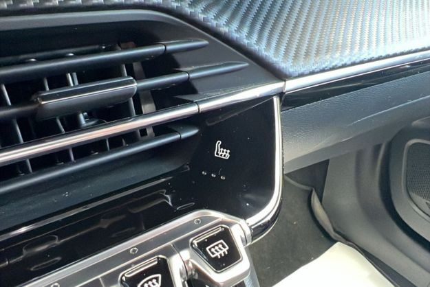 PEUGEOT 2008 1.5 HDI 130 BVA ALLURE