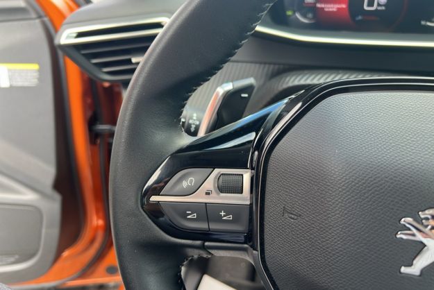 PEUGEOT 2008 1.5 HDI 130 BVA ALLURE