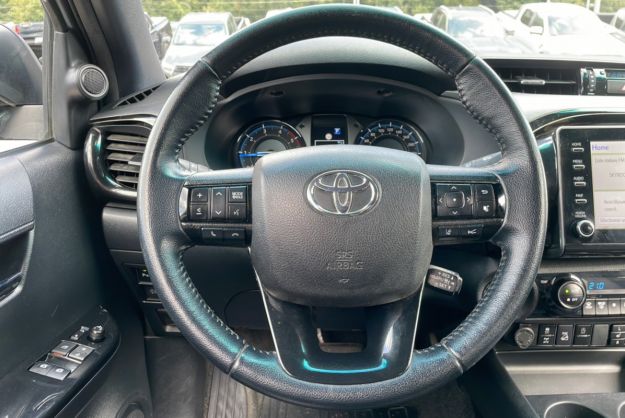 TOYOTA HILUX 2.8 204 BVA INVINCIBLE X-TRA CAB