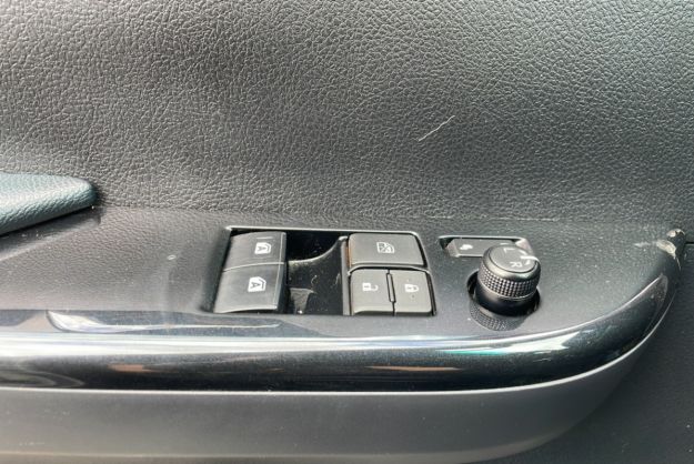 TOYOTA HILUX 2.8 204 BVA INVINCIBLE X-TRA CAB