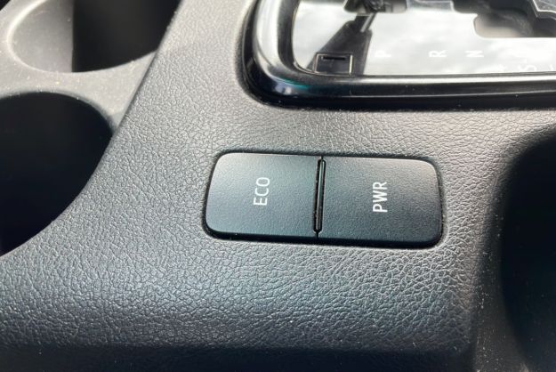 TOYOTA HILUX 2.8 204 BVA INVINCIBLE X-TRA CAB