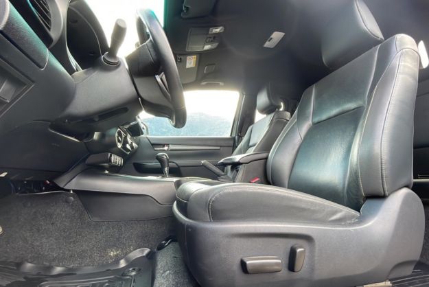 TOYOTA HILUX 2.8 204 BVA INVINCIBLE X-TRA CAB