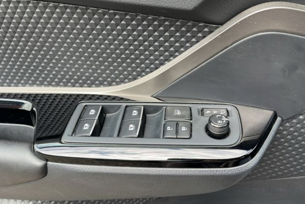 TOYOTA C-HR 1.8 HYBRID 122 JBL EDITION