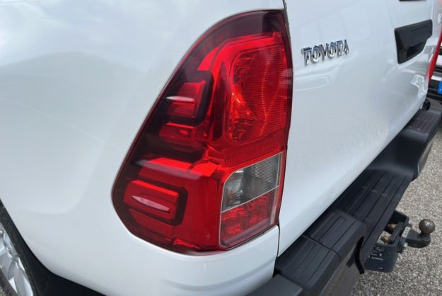 TOYOTA HILUX 2.4 D4D 150 X-TRA CAB LEGENDE