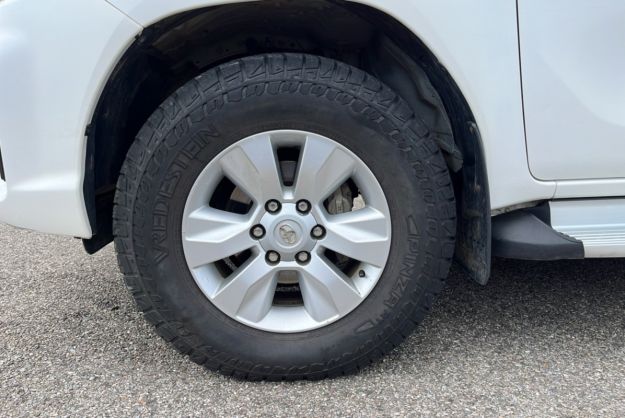 TOYOTA HILUX 2.4 D4D 150 X-TRA CAB LEGENDE