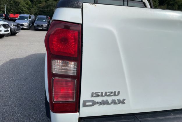 ISUZU D-MAX 2.5 TD 163 SATELLITE CREW CAB