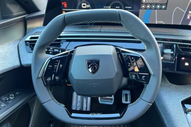 PEUGEOT 3008 HYBRID 145 E-DCS6 GT ALCANTARA