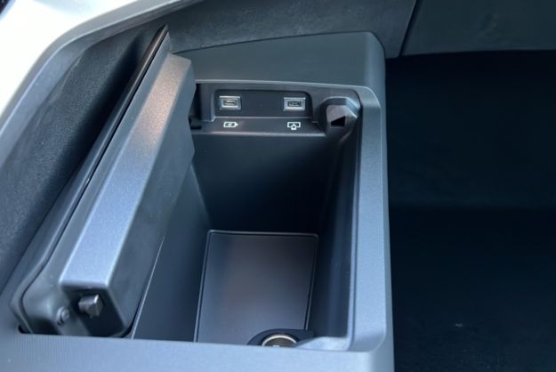 PEUGEOT 3008 HYBRID 145 E-DCS6 GT ALCANTARA