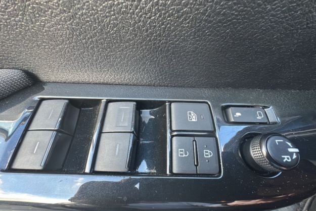 TOYOTA HILUX 2.8 D4-D 204 BVA LEGENDE 4PL