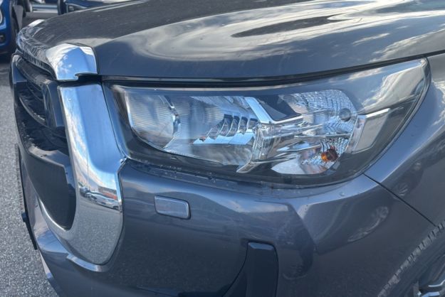 TOYOTA HILUX 2.8 D4-D 204 BVA LEGENDE 4PL