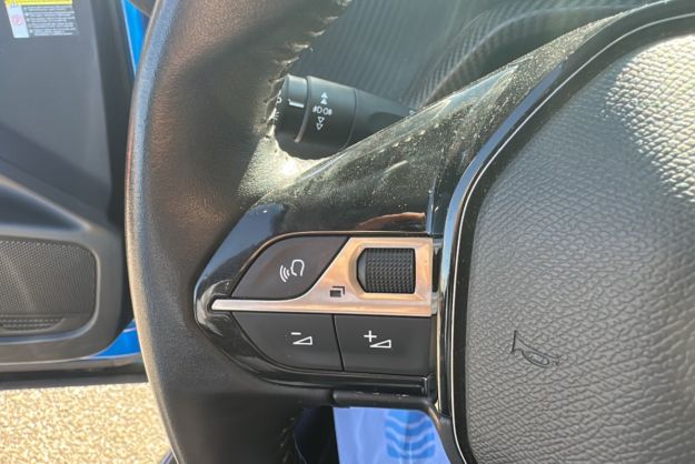 PEUGEOT 2008 1.2 100 ALLURE CAMERA