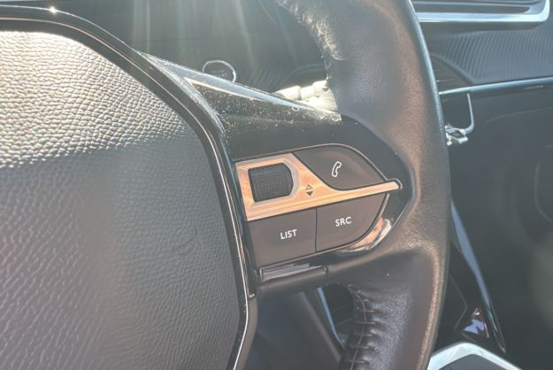 PEUGEOT 2008 1.2 100 ALLURE CAMERA