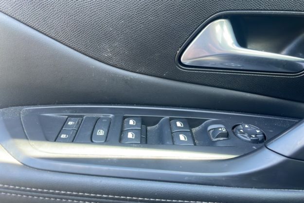 PEUGEOT 308 SW HDI 130 EAT8 ALLURE PACK
