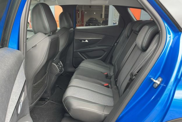 PEUGEOT 3008 1.5 BLUEHDI 130 EAT8 ALLURE PACK