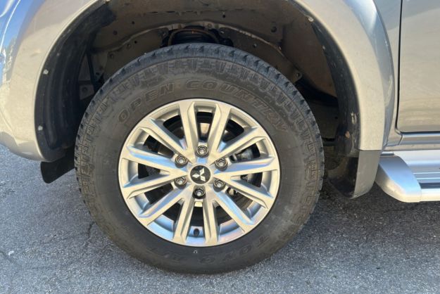 MITSUBISHI L200 2.4 DI-D 181 INTENSE COVER ALU