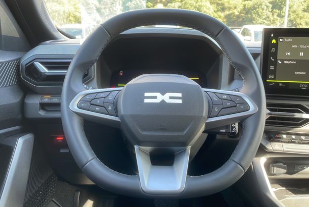 DACIA BIGSTER HYBRID 155 JOURNEY CITY