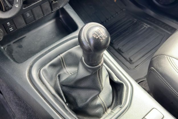 TOYOTA HILUX 2.4 D4D 150 LE CAP CLIM TVA ALU CAB