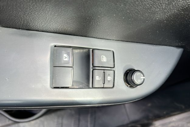 TOYOTA HILUX 2.4 D4D 150 LE CAP CLIM TVA ALU CAB
