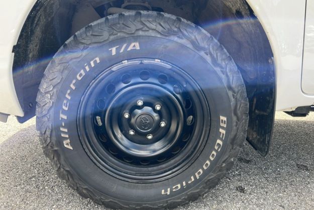 TOYOTA HILUX 2.4 D4D 150 LE CAP CLIM TVA ALU CAB