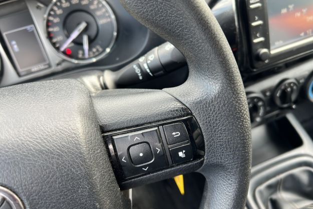 TOYOTA HILUX 2.4 D4D 150 LE CAP CLIM TVA ALU CAB
