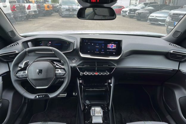 PEUGEOT 2008 HYBRID 145 E-DSC6 GT VISION