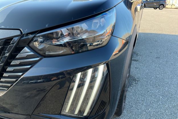 PEUGEOT 2008 HYBRID 145 E-DSC6 GT VISION