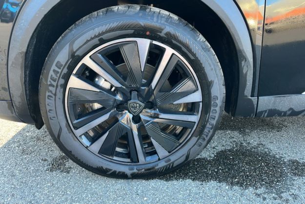 PEUGEOT 2008 HYBRID 145 E-DSC6 GT VISION