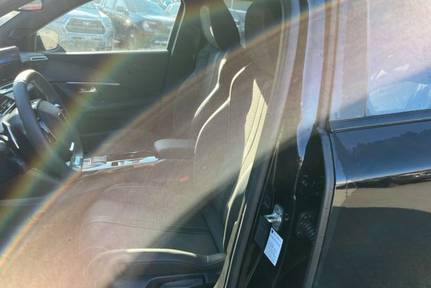 PEUGEOT 2008 HYBRID 145 E-DSC6 GT VISION