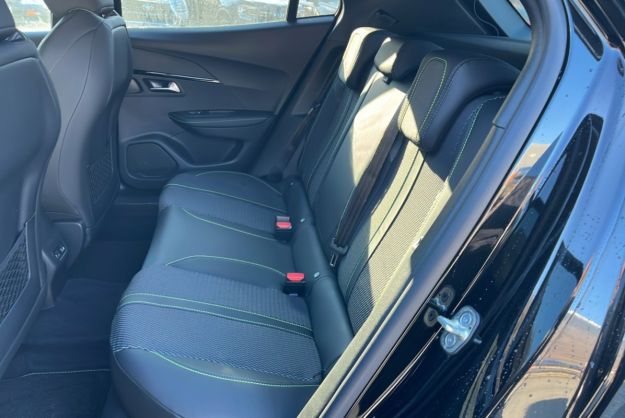 PEUGEOT 2008 HYBRID 145 E-DSC6 GT VISION