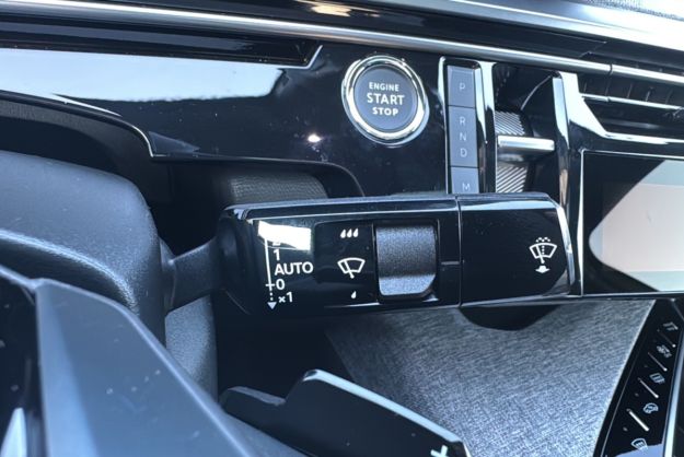 PEUGEOT 3008 NEW HYBRID 145 E-DCS6 GT 360