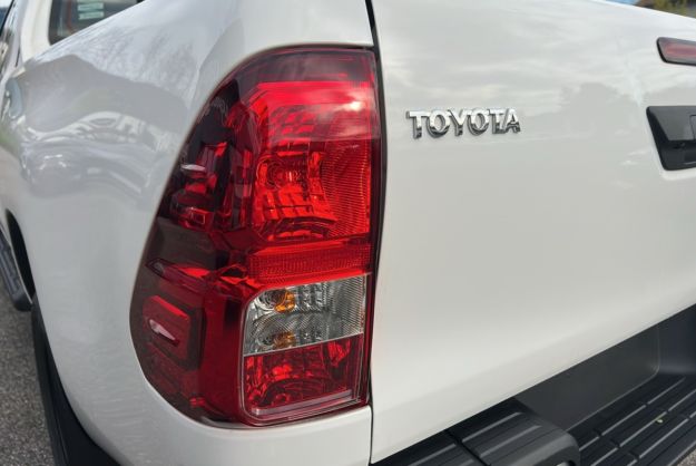TOYOTA HILUX 2.8 204 X-TRA CAB LE CAP MY25