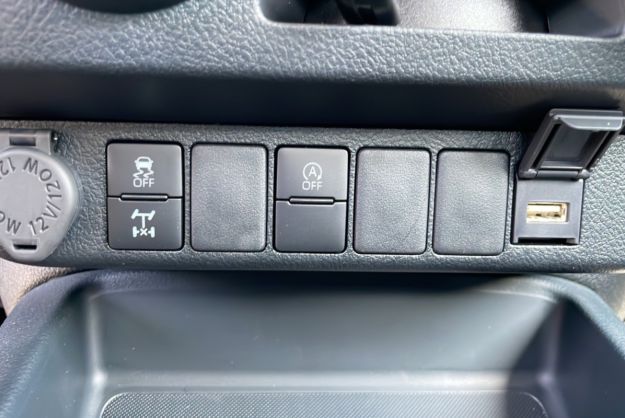 TOYOTA HILUX 2.8 204 X-TRA CAB LE CAP MY25