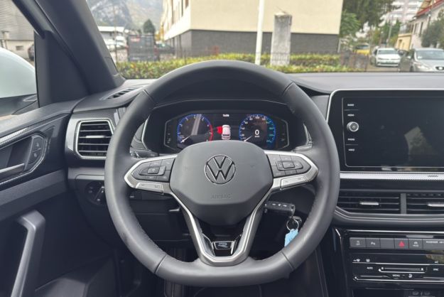VOLKSWAGEN T-CROSS TSI 116 DSG7 R-LINE