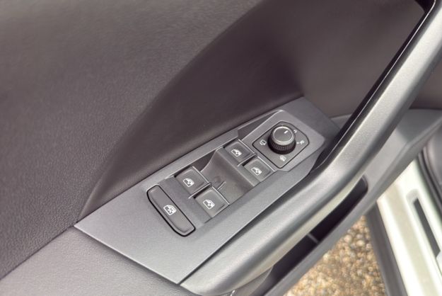 VOLKSWAGEN T-CROSS TSI 116 DSG7 R-LINE