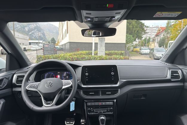 VOLKSWAGEN T-CROSS TSI 116 DSG7 R-LINE