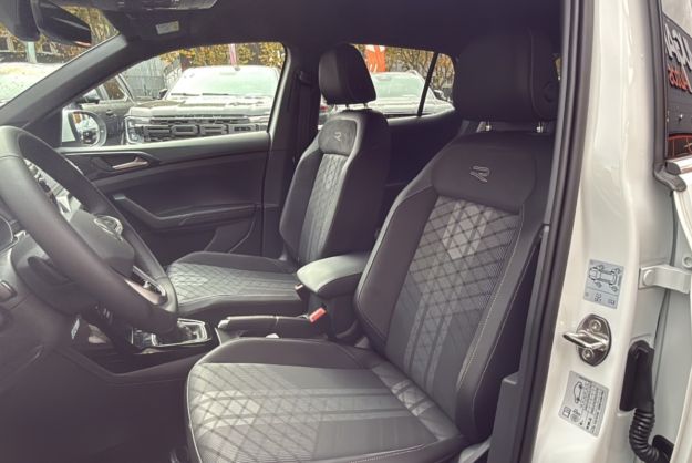 VOLKSWAGEN T-CROSS TSI 116 DSG7 R-LINE