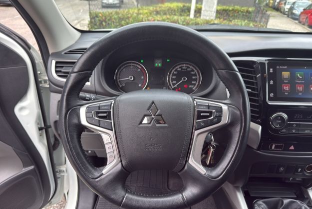 MITSUBISHI L200 2.4 DI-D 181 INTENSE HARD TOP