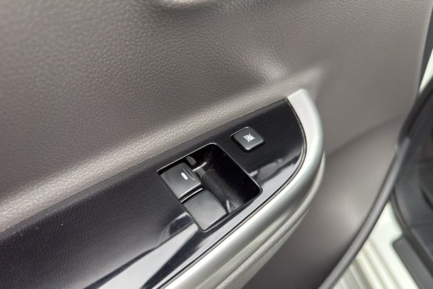 MITSUBISHI L200 2.4 DI-D 181 INTENSE HARD TOP