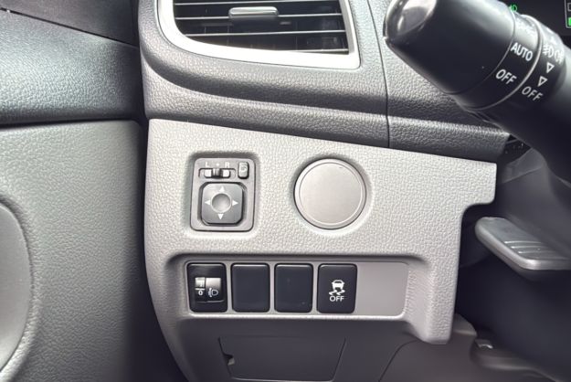 MITSUBISHI L200 2.4 DI-D 181 INTENSE HARD TOP